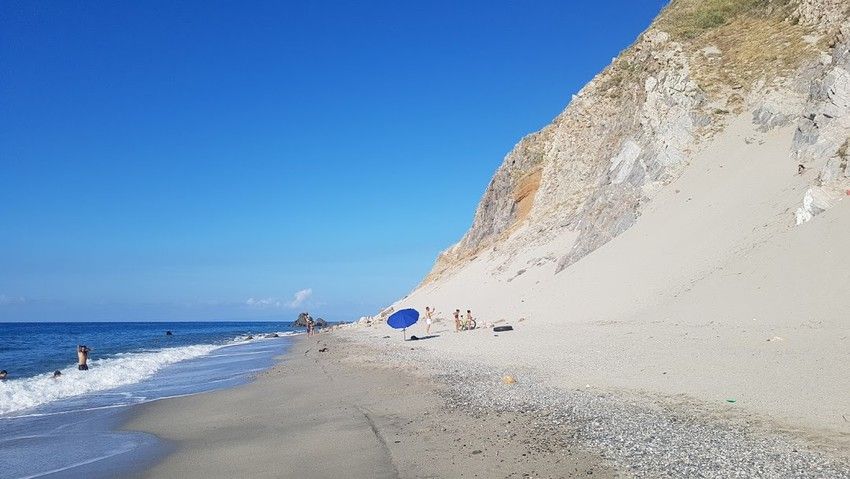 Anche Messina avr la sua spiaggia Naturista ufficiale